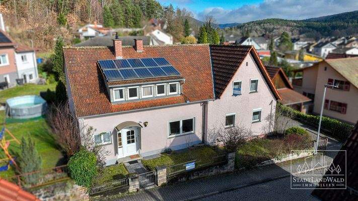 Haus aus der Luftansicht