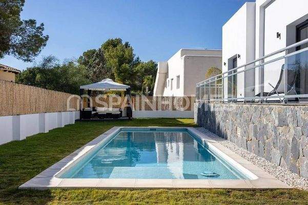 Single-Story Detached Villa in Santa Clara Altea