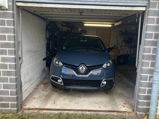 Garage mit Kellerzugang