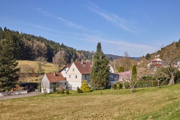 Von der Straße aus
