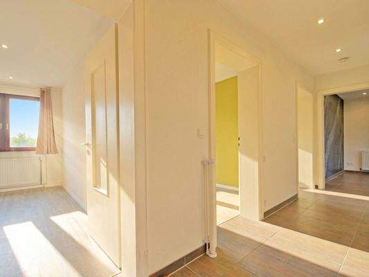 Durch den Flur zu den Schlafzimmern