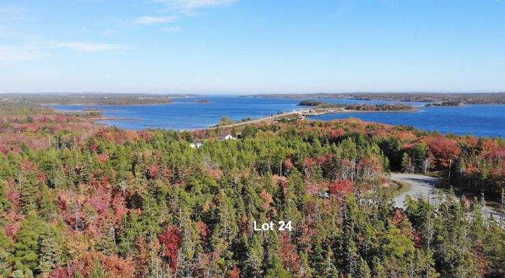 Cape Breton - 37-Hektar-Areal mit Atlantik-Zugang 
