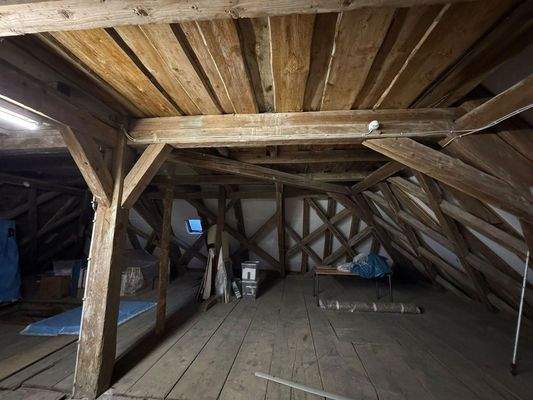 Dachstuhl als Stauraum