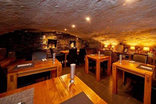 weiterer Gastraum im Gewölbekeller