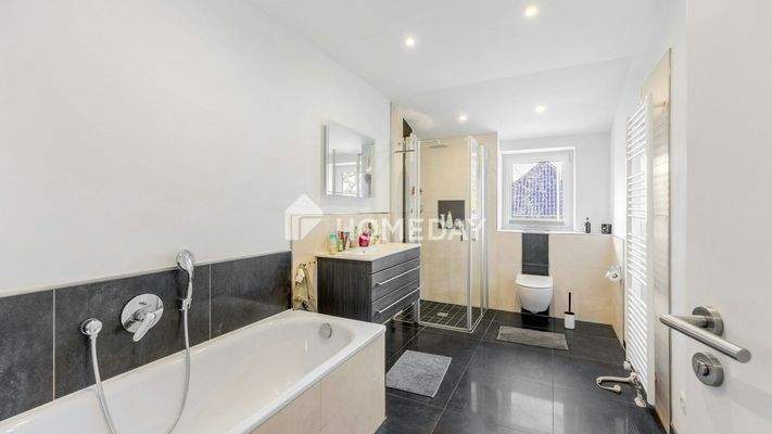 1. OG Badezimmer 1 1