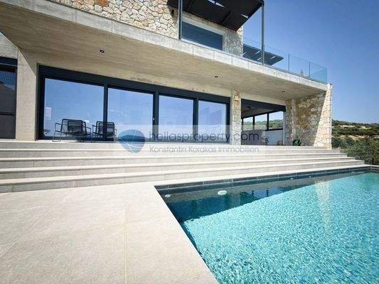 931e054244674865b3f74a72a0a2a447-original