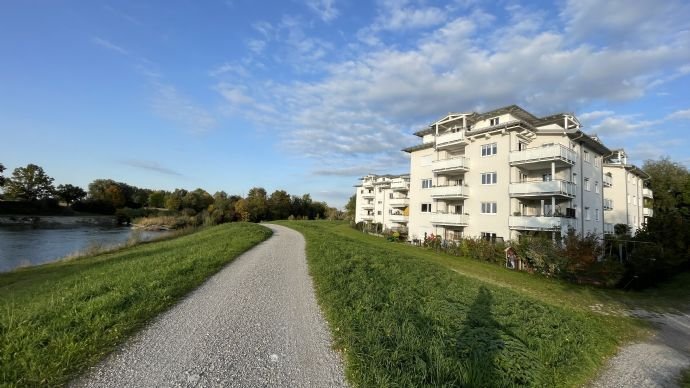 Die Alpen vor der Haustüre, 3 ZKB großer Südbalkon, 1. OG