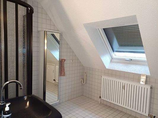 Duschbad im 1.DG mit Waschmaschinenanschluss