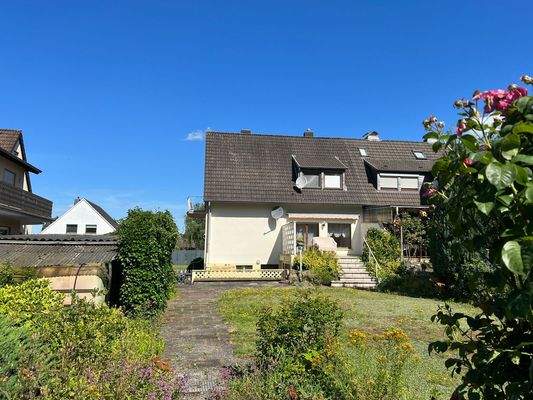 Garten mit Rückansicht