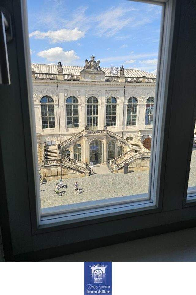 Besonderes Wohnen am historischen Neumarkt! - Foto 2
