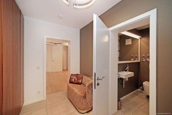 Eingangsbereich und Gäste WC