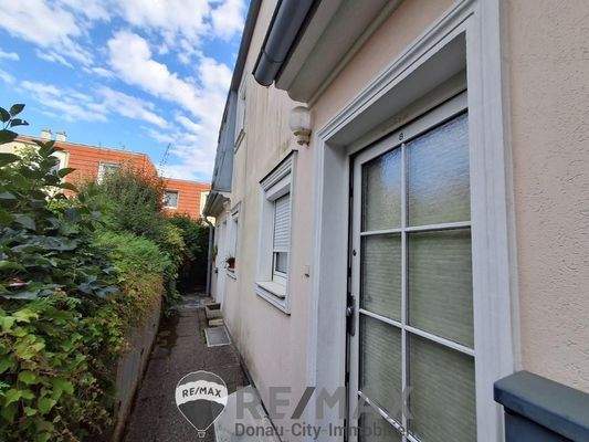 19 Reihenhaus Eingang 1230