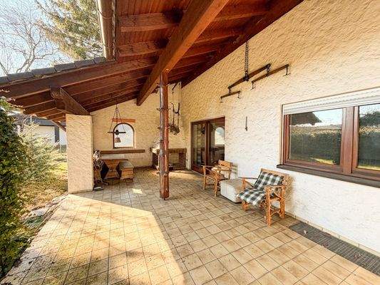 Terrasse mit Überdachung