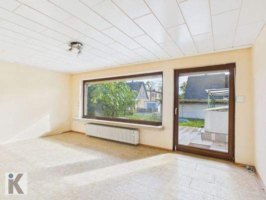 Lichtdurchflutetes Wohnzimmer EG