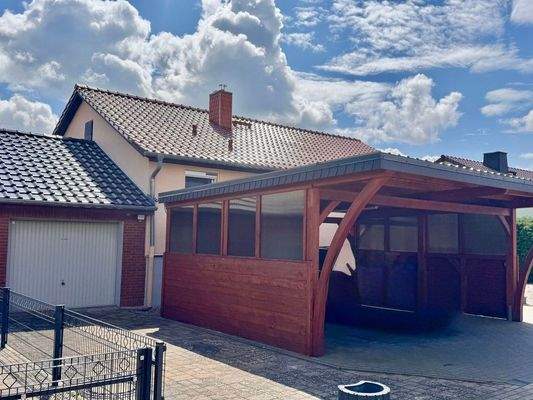 Doppelcarport retuschiert