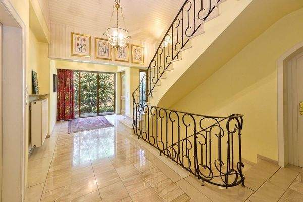 Treppenhaus mit Luftraum