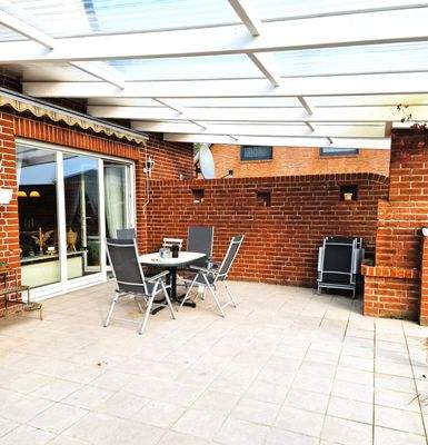 überdachte Terrasse