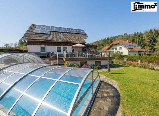 Haus mit großem Pool