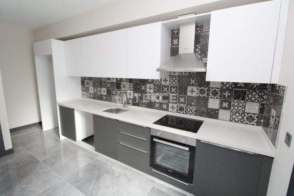 Apartments 100 Meters from the E-5 Highway in Esenyurt