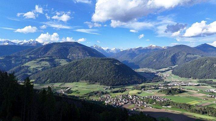 Agstner-Hof-Oberparzenberg-Luxus-Immobilie-Chalet-Olang-Bauernhof-Sanierungsbedürftig-Bauernhaus-Kronplatz-Skigebiet-südtirol-urlaub-Aussicht-Alleine-mitten in der Natur-Autonom-Quelle