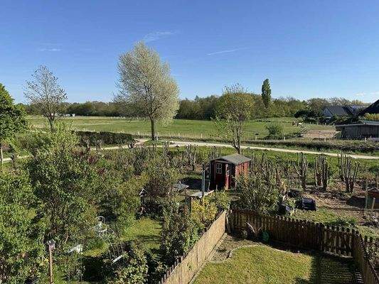 Blick 1. OG über Garten & Felder