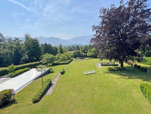 Unverbaubare Lage mit tollem Alpenblick