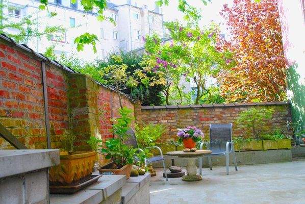 Hinterhof, Patio im EG