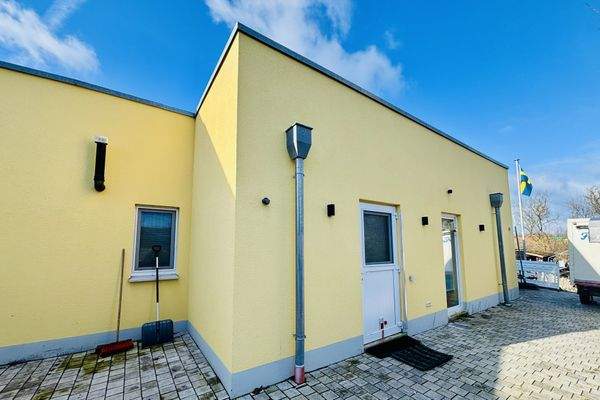 Anbau mit Einliegerwohnung