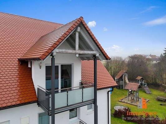 Blick auf den Balkon der Dachgeschosswohnung