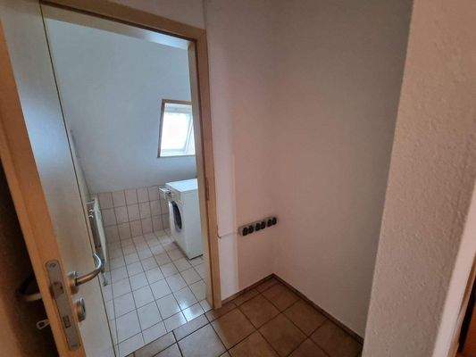 Garderobe und Gäste-WC.jpg