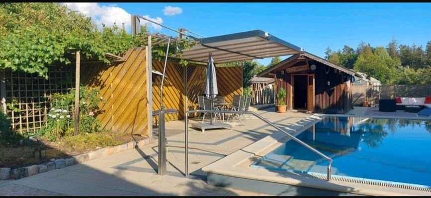 Pool Gartenhütte Pergola.jpg
