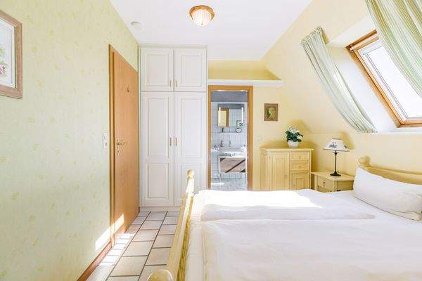 und mit gemütlichem Schlafzimmer 