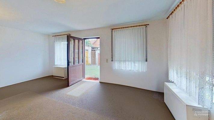 Hauptstrae-33-Living-Room-Defurnished 4.jpg