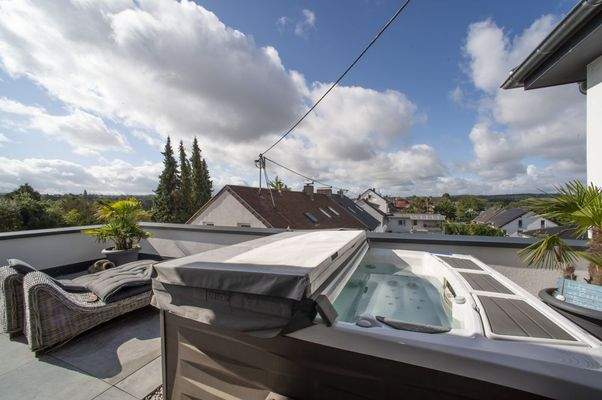 Terrasse mit Jacuzzi