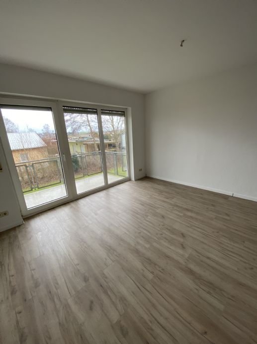 Wunderschöne 2 Raum Wohnung mit Balkon und Tiefgarage in beliebter Wohngegend Wilkau-Haßlau zu vermieten