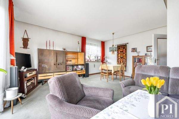 Wohnzimmer mit Essbereich