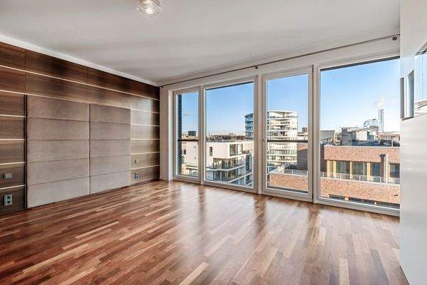 Masterschlafzimmer mit direktem Zugang zum Südostbalkon