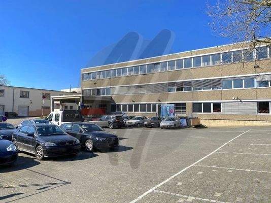 INFOS UNTER: 06171-586000