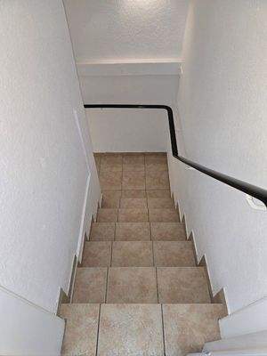 KG Innentreppe zum Keller Bild 1.jpg