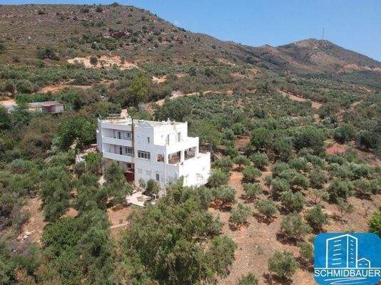 Großes Haus geeignet für ein kleines Hotel, ein Geschäft, ein Restaurant usw. oder für eine Privatunterkunft auf Kreta