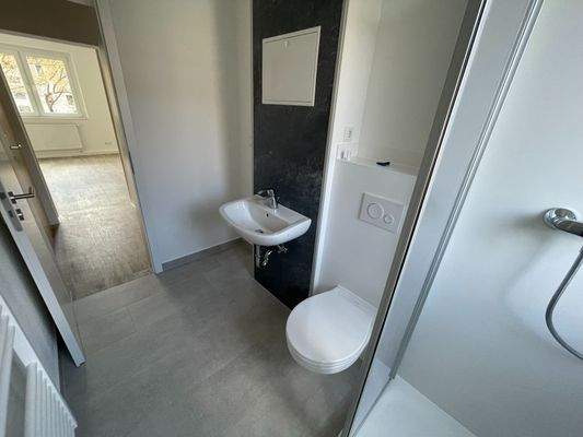 Tageslichtbad mit Dusche