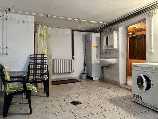 Hauswirtschaftsraum im KG