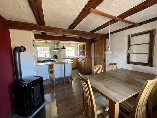 Gesamtansicht Essbereich und Küche