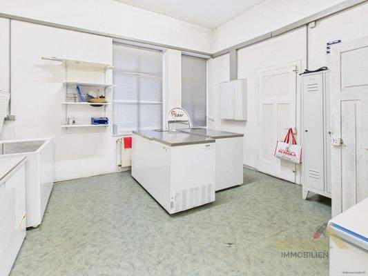 CAM05667G0-PR0015-STILL004