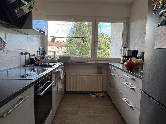 moderne Einbauküche.jpg