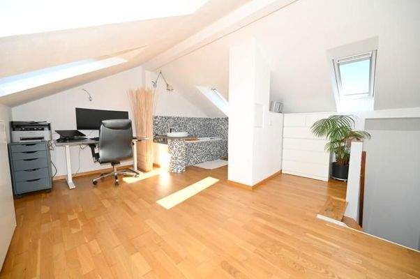 Dachstudio mit Badeecke/WC