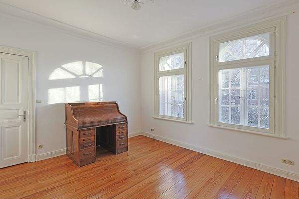 Schlafzimmer im Obergeschoss mit schönen Holzböden