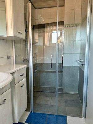 ..... mit Sitzdusche