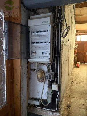 Teilweise erneuerte elektrotechnische Anlage