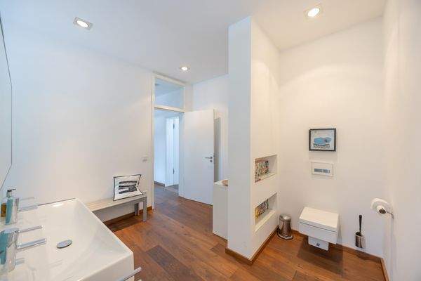 Badezimmer im Erdgeschoss